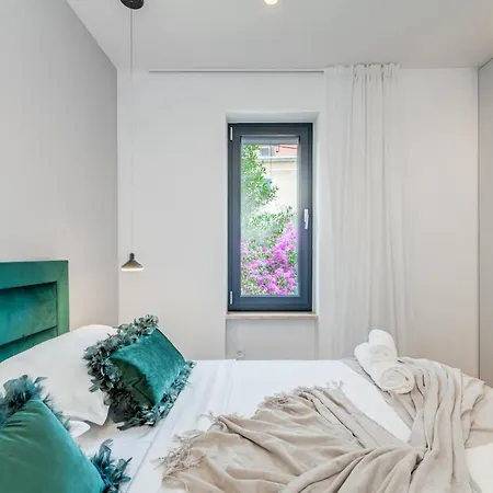 Appartement Location! Spacious Lux -5 Min From & Centre