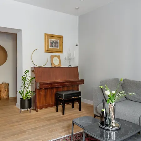 Location! Spacious Lux -5 Min From & Centre Appartement