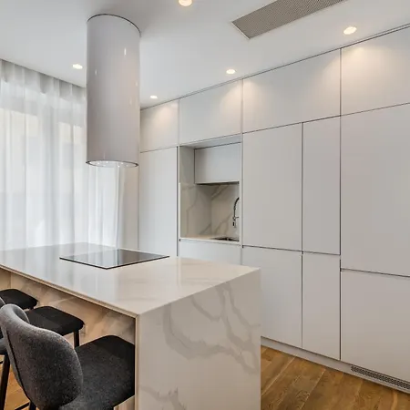 Apartamento Location! Spacious Lux -5 Min From & Centre Split
