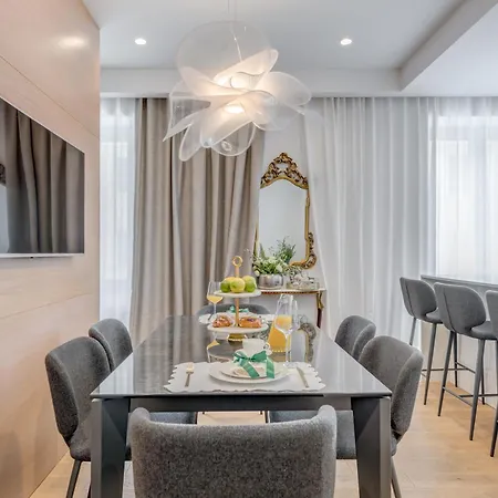 公寓 Location! Spacious Lux -5 Min From & Centre *