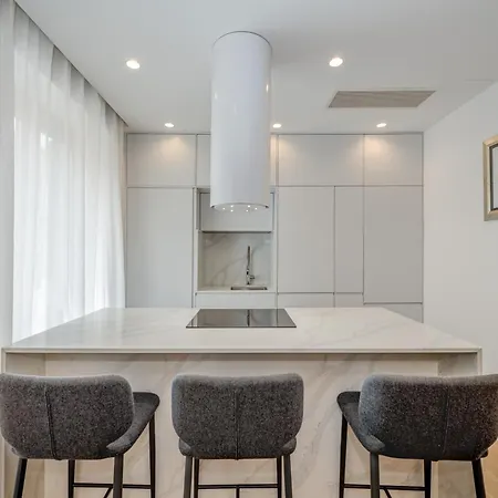 Apartamento Location! Spacious Lux -5 Min From & Centre