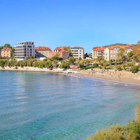 Location! Spacious Lux -5 Min From & Centre Διαμέρισμα