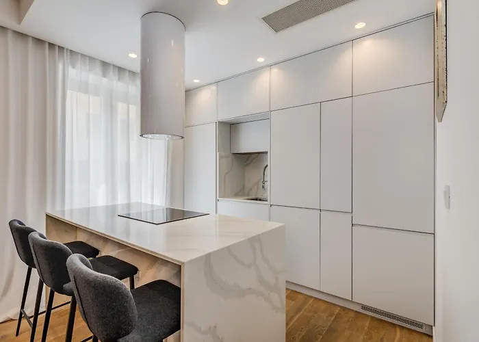 公寓 Location! Spacious Lux -5 Min From & Centre 斯普利特