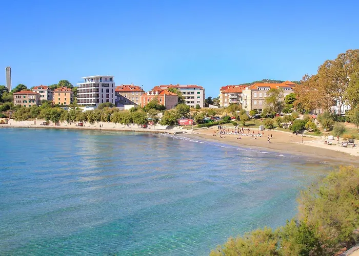 Location! Spacious Lux -5 Min From & Centre 公寓